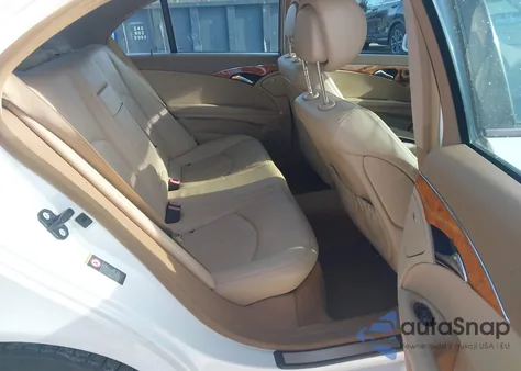 2008 Mercedes-Benz E 350 4Matic z USA, uszkodzony, nr VIN WDBUF87X98B323270